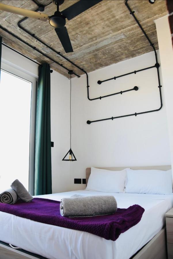 Chic Penthouse Industrial-Style Apartment Mosta Exterior photo